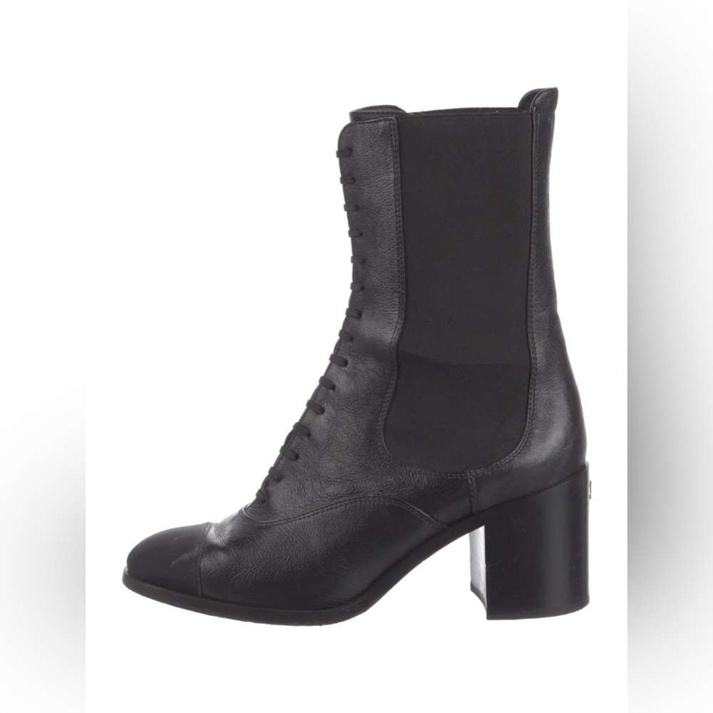 Chanel
Calfskin Grosgrain Trim Combat Boots
Women's Size: 11 | US11, IT41